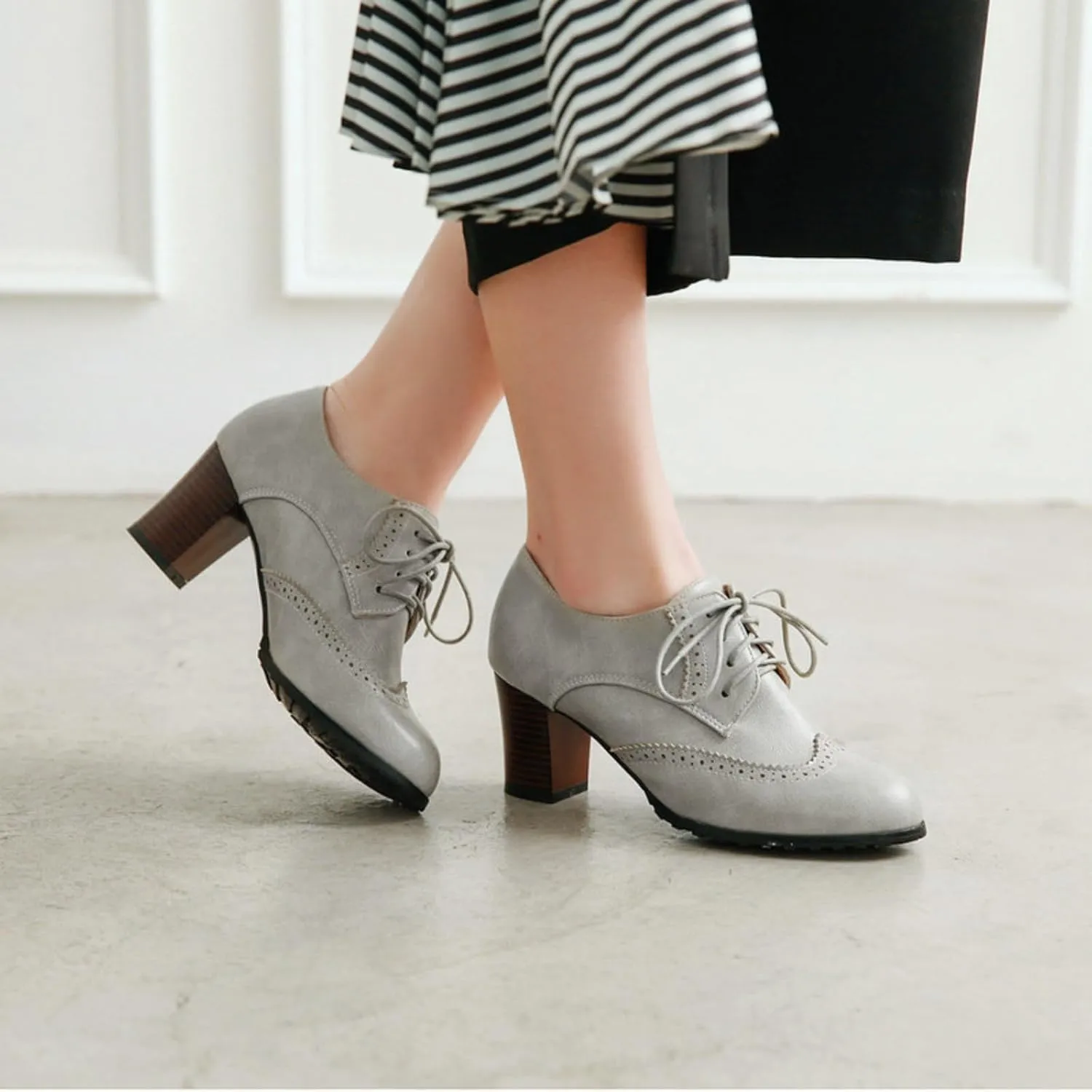 Women's Chunky Heeled Oxfords Round Toe Lace Up Stacked Block Heel Vintage Brogues Shoes Comfortable Wingtip High Heel Dress Pumps