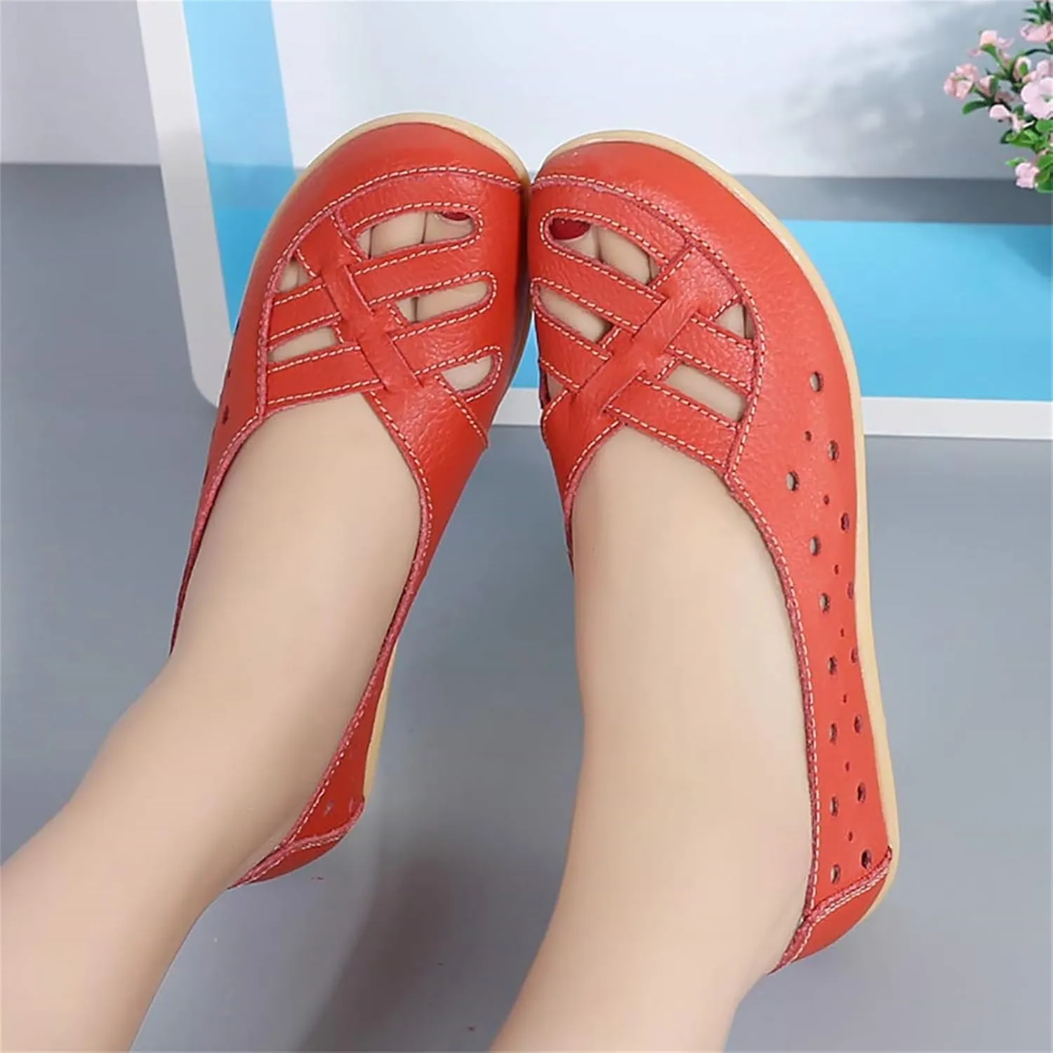 Women's Comfortable Leather Loafers Slip On Walking Flats Casual Round Toe Moccasins Nurse Orthopedic Hollow Shoes Penny Comfort Wide Width Breathable Lightweight Driving Flat Work Loafer