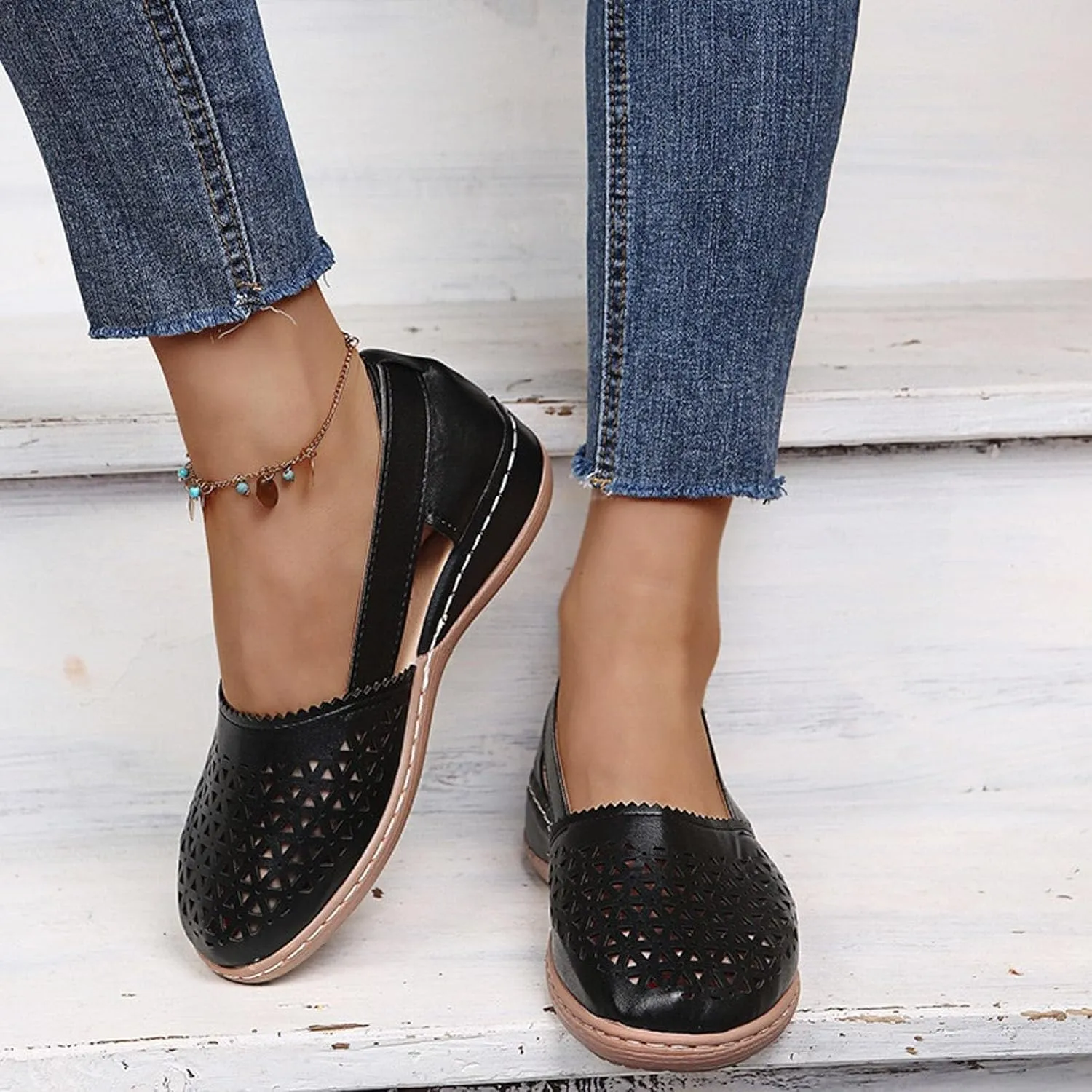 Womens Sandals Leather Casual Hollow Outer Flat Sandal Rubber Sole Comfortable Walking Casual Slip on Summer Shoes