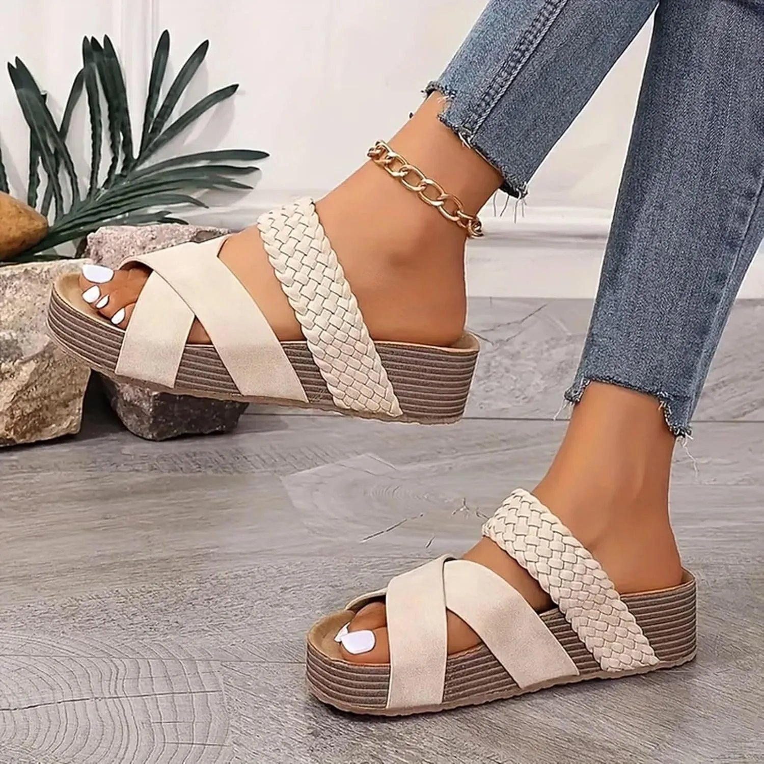 Women's Thick Sole Hollow Comfortable Lightweight Beach Slippers Casual Gaiden Women's Breathable Walking Sandals Espadrilles Open Toe Casual Non Slip Beach Shoes